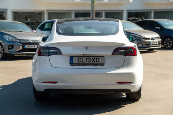 Tesla Model 3 Long Range RWD 4
