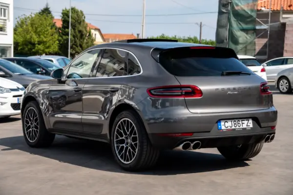 Porsche Macan S 21