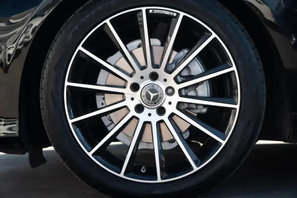 Mercedes-Benz E 220 d Avantgarde+ 8