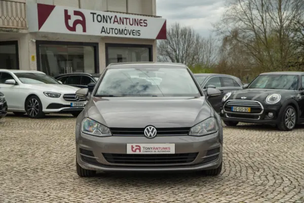 Volkswagen Golf 1.6 TDi Confortline 8