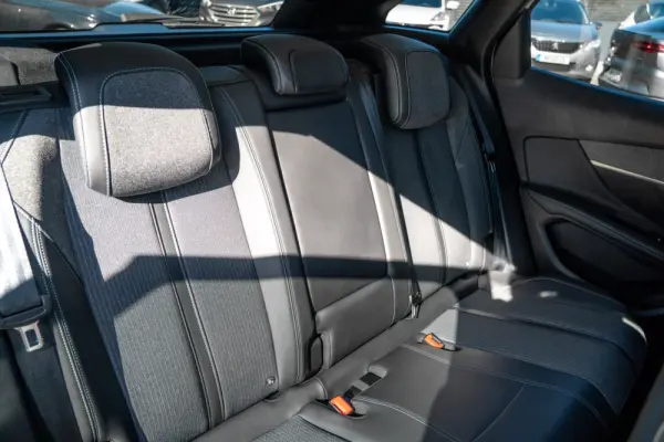 Peugeot 3008 1.6 Hybrid Allure Pack e-EAT8 26