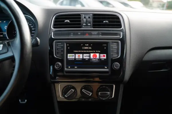 Volkswagen Polo 1.0 Confortline 17