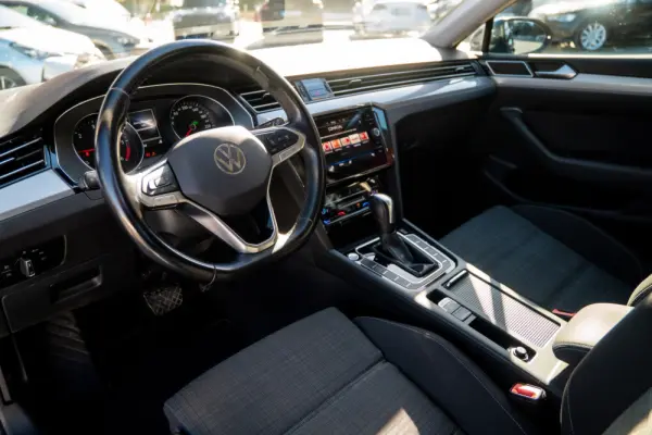 Volkswagen Passat Variant 2.0 TDI Elegance DSG 3