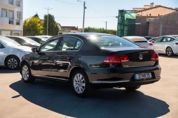 Volkswagen Passat 1.6 TDI Confortline 4