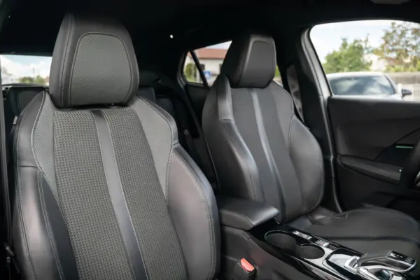 Peugeot 2008 1.5 BlueHDi GT EAT8 23