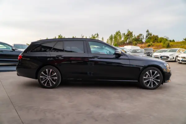 Mercedes-Benz E 300 de 9G-TRONIC Avantgarde 8