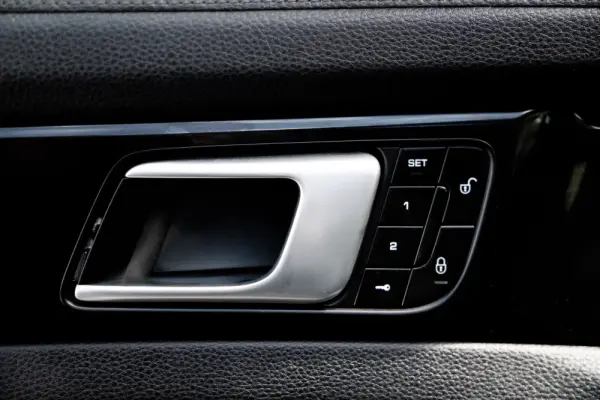 Porsche Panamera Sport Turismo 4 E-Hybrid Platinum Edition 31