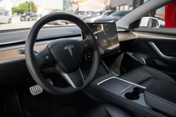 Tesla Model 3 Performance Dual Motor AWD 2