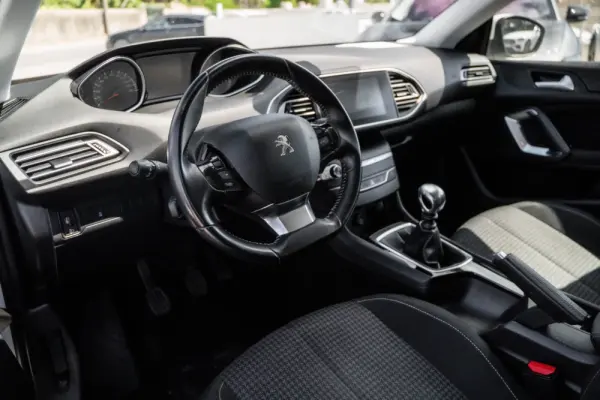 Peugeot 308 1.5 BlueHDi Business Line 2