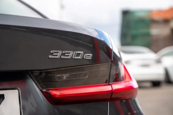 BMW 330 e Corporate Edition Auto 8