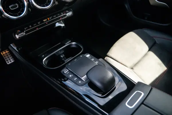 Mercedes-Benz A 250 Limousine e 8G-DCT AMG Line 22