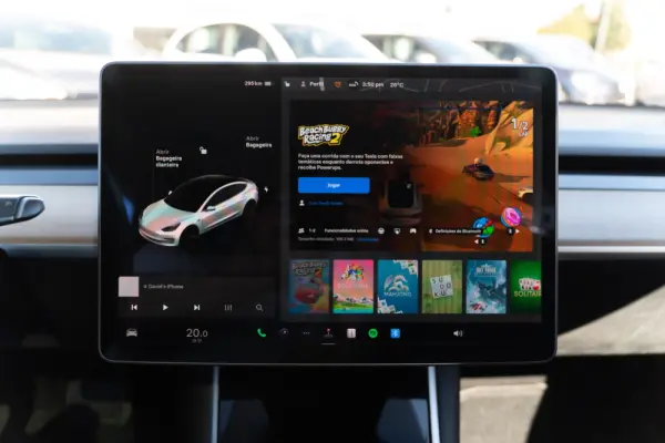 Tesla Model 3 Long-Range Dual Motor AWD 18
