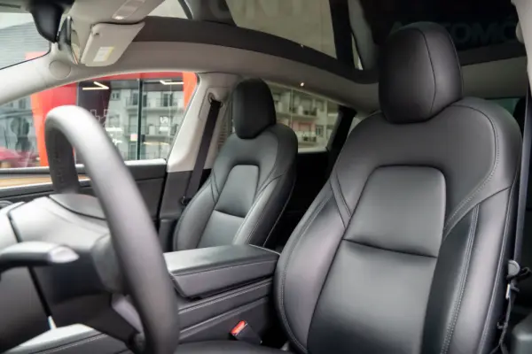 Tesla Model Y Long Range Dual Motor AWD 2