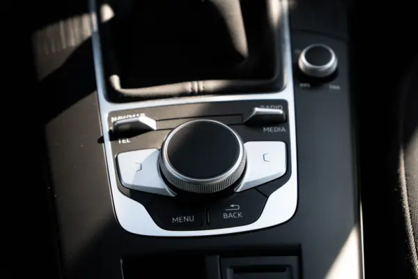 Audi A3 Limousine 30 TDI Design 26