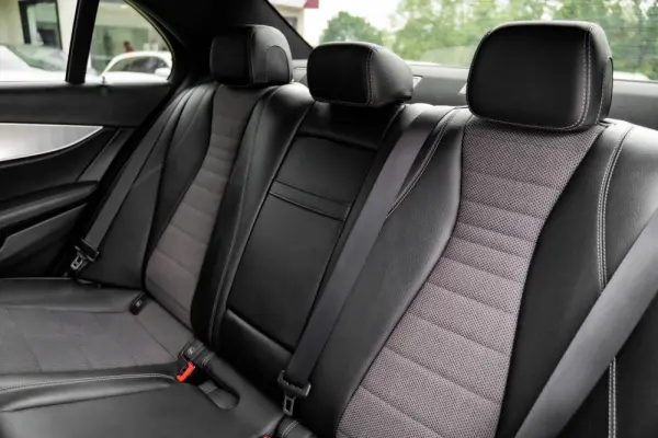 Mercedes-Benz E 220 d Avantgarde+ 21