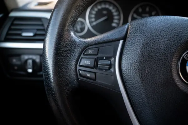 BMW 318 d Line Modern 14