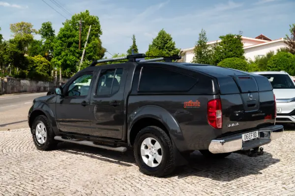 Nissan Navara 2.5 dCi CD Pilot Hi-Tech 14