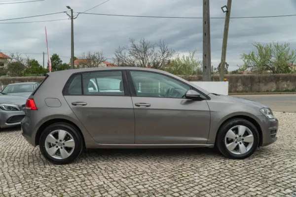 Volkswagen Golf 1.6 TDi Confortline 5