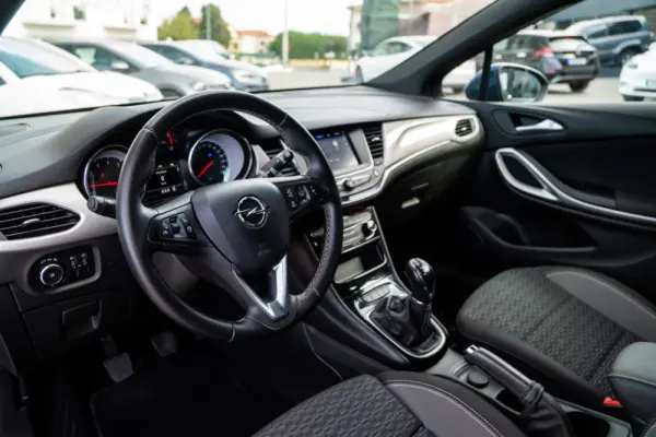 Opel Astra Sports Tourer 1.2 T Elegance 3