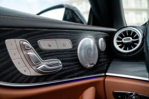 Mercedes-Benz E 220 d 4Matic 9G-TRONIC AMG Line 14