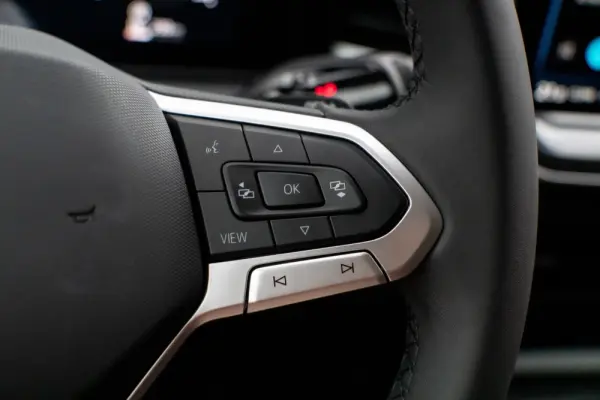 Volkswagen T-Roc 1.5 eTSI Life DSG 21