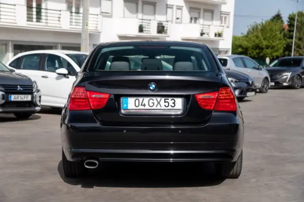 BMW 318 d Line Sport 10