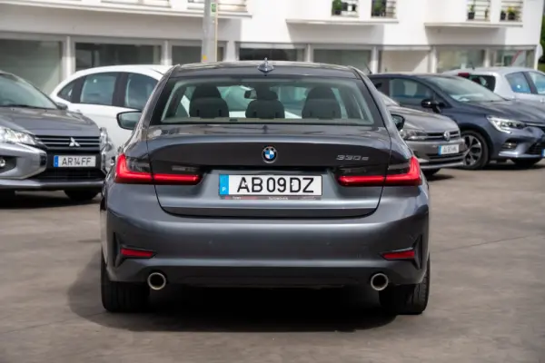 BMW 330 e Corporate Edition Auto 6