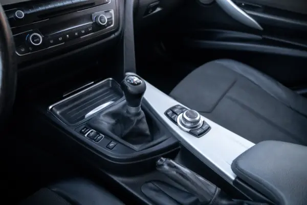 BMW 318 d Line Modern 18