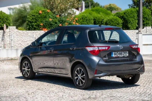 Toyota Yaris 1.0 VVT-i Comfort 10