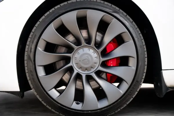 Tesla Model 3 Performance Dual Motor AWD 8