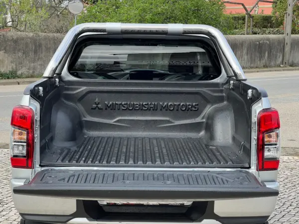 Mitsubishi L200 2.3 DI-D Strakar Space Cab Intense 4WD 13