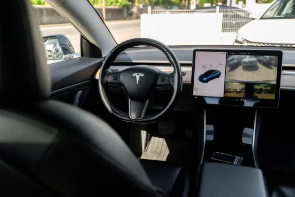 Tesla Model 3 Standard Range Plus RWD 17