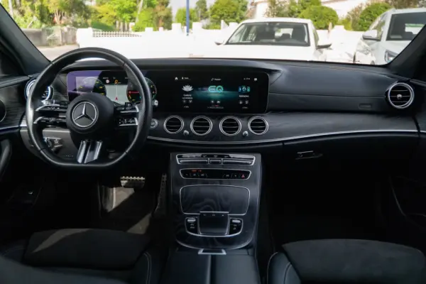 Mercedes-Benz E 300 de 4Matic 9G-TRONIC AMG Line 16