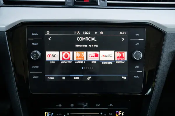 Volkswagen Passat Variant 2.0 TDI Elegance DSG 17