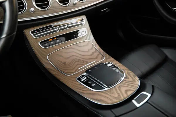 Mercedes-Benz E 300 de 9G-TRONIC AMG Line 24