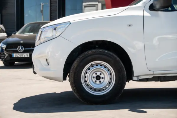 Nissan Navara 2.5 dCi CD LE 5