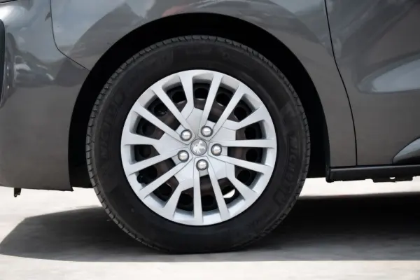Peugeot Traveller 1.5 BlueHDi L2H1 Active Standard 6