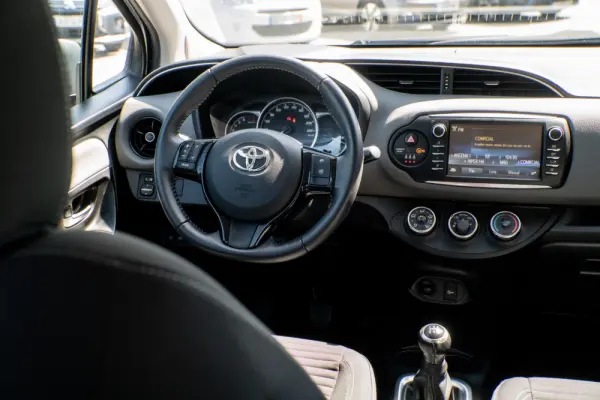 Toyota Yaris 1.0 VVT-i Comfort 23