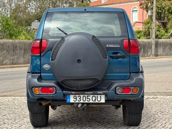 Nissan Terrano Outro 3