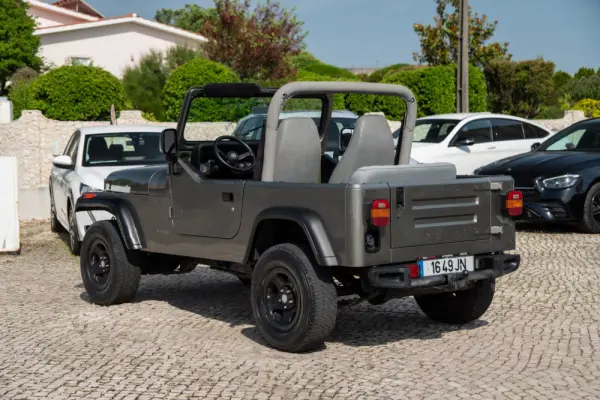 Jeep Wrangler 2.5 Sport Soft Top 11