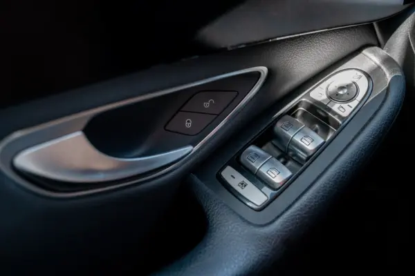 Mercedes-Benz GLC 300 de 4Matic 16