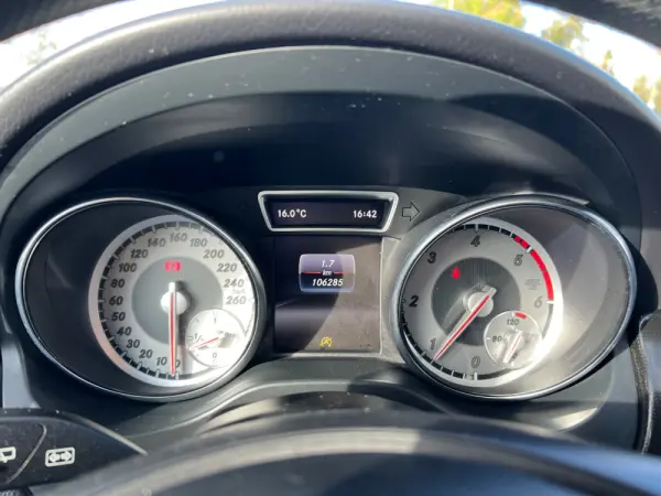 Mercedes-Benz CLA 180 180d Shooting Brake 12