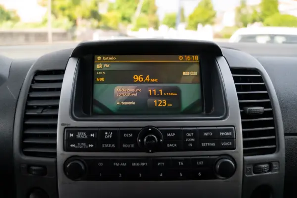 Nissan Navara 2.5 dCi CD Pilot Hi-Tech 21