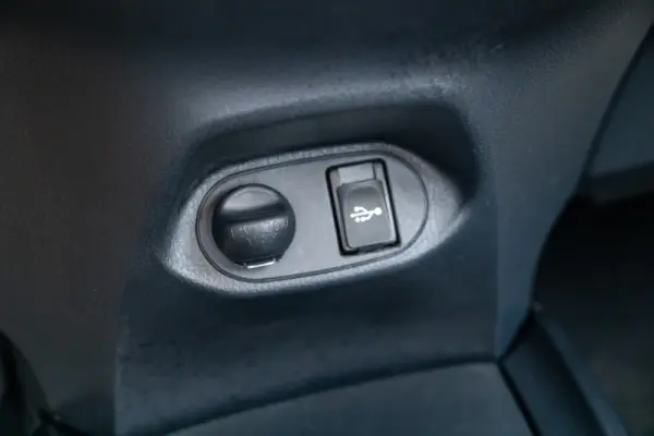 Toyota Yaris 1.0 VVT-i Comfort 17