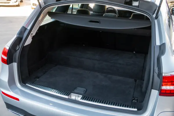 Mercedes-Benz E 300 de 9G-TRONIC AMG Line 36