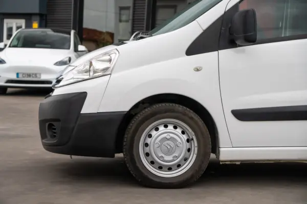 Citroen Jumpy 1.6 HDi L2H1 Semi-Vidrada 9