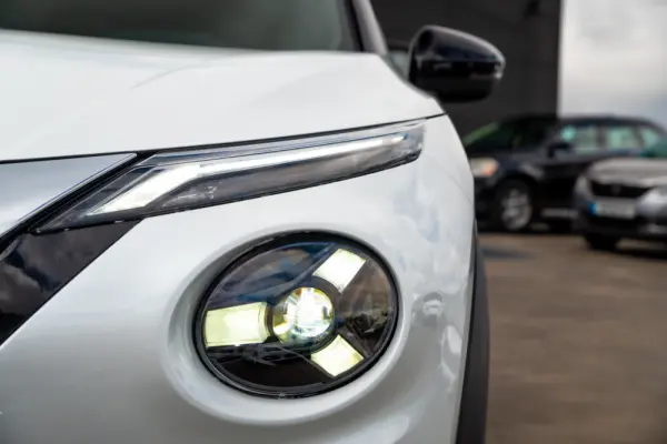 Nissan Juke 1.0 DIG-T N-Connecta Two Tone 10