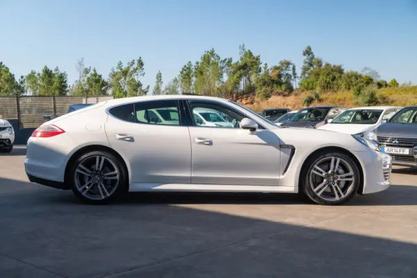 Porsche Panamera 4S PDK 12