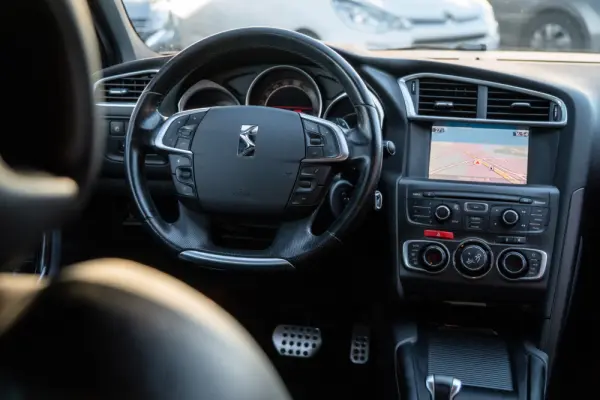 Citroen DS4 1.6 e-HDi So Chic CMP6 27