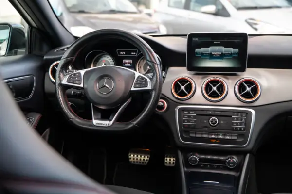 Mercedes-Benz GLA 180 (CDI) d 7G-DCT AMG Line 26